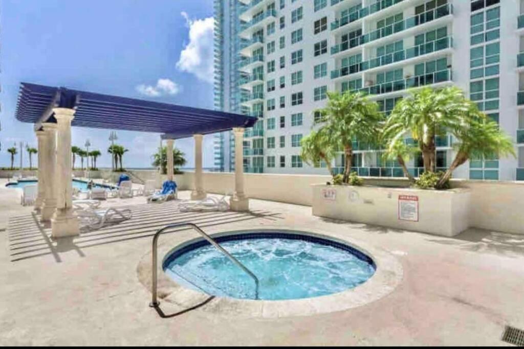 Incredible Ocean View 3 Bedrooms Unit Appartamento *